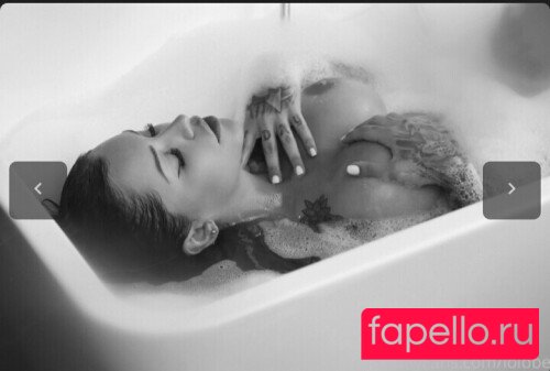 Laurence Berdard / lolobe4 Onlyfans Photo Gallery 