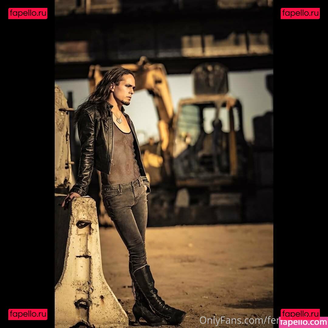 andreas.fenix / kinkyninjawolf Onlyfans Photo Gallery 