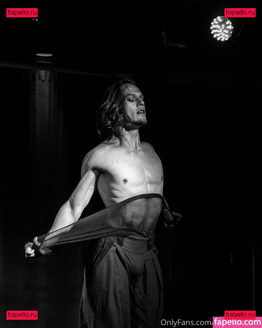 andreas.fenix / kinkyninjawolf Onlyfans Photo Gallery 