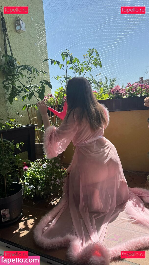 mika_tyan Onlyfans Photo Gallery 