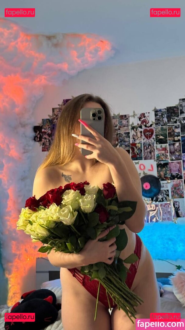 mika_tyan Onlyfans Photo Gallery 