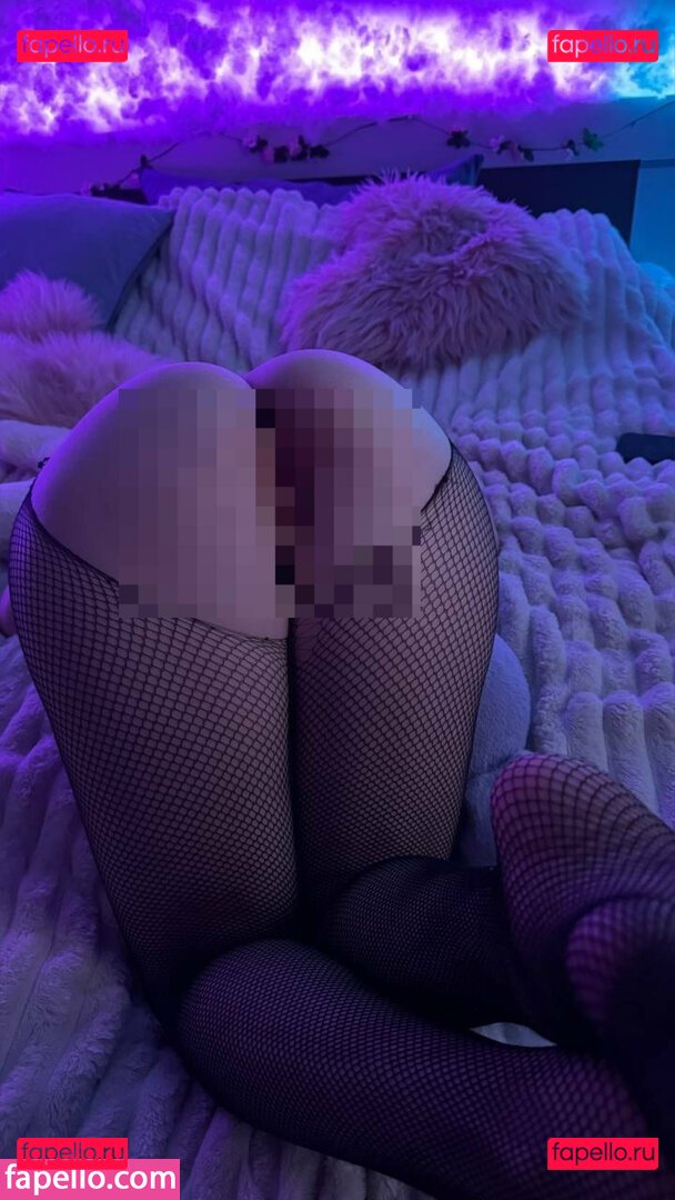 mika_tyan Onlyfans Photo Gallery 