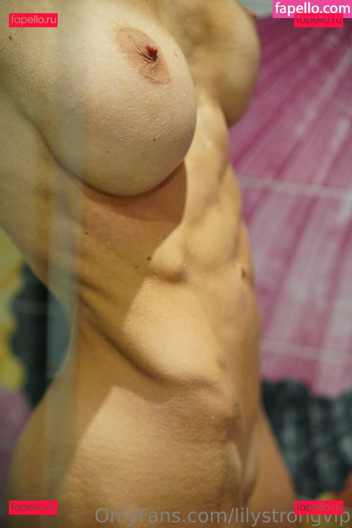 LilyStrongVIP / https: / lilystrong_ Onlyfans Photo Gallery 