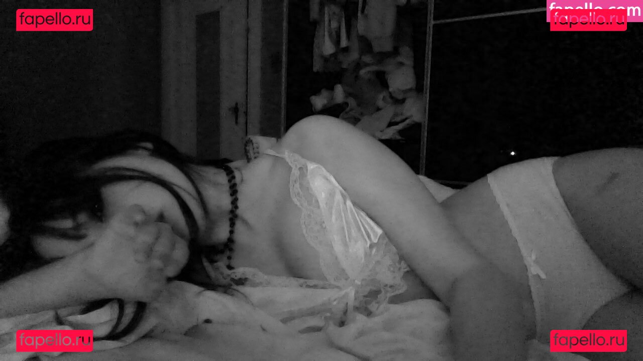 urstitched / veildose / vmvideo Onlyfans Photo Gallery 