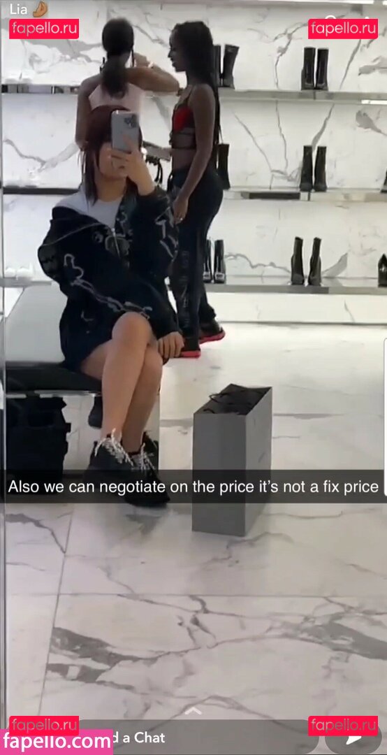 officialairlia / officialkylie Onlyfans Photo Gallery 