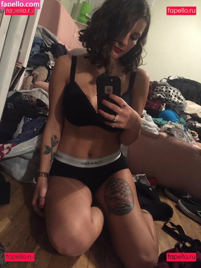 emmmy / emmmybaby / emmykgk00 / https: Onlyfans Photo Gallery 