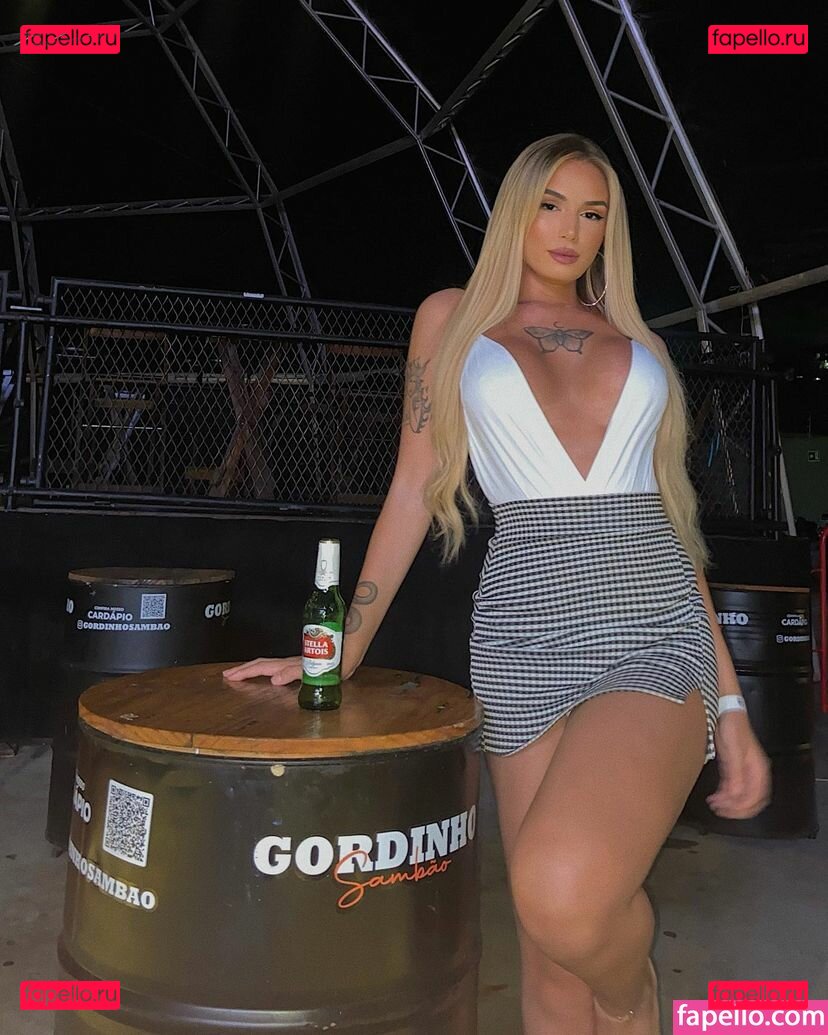 Hillary / Hillawood / https: Onlyfans Photo Gallery 