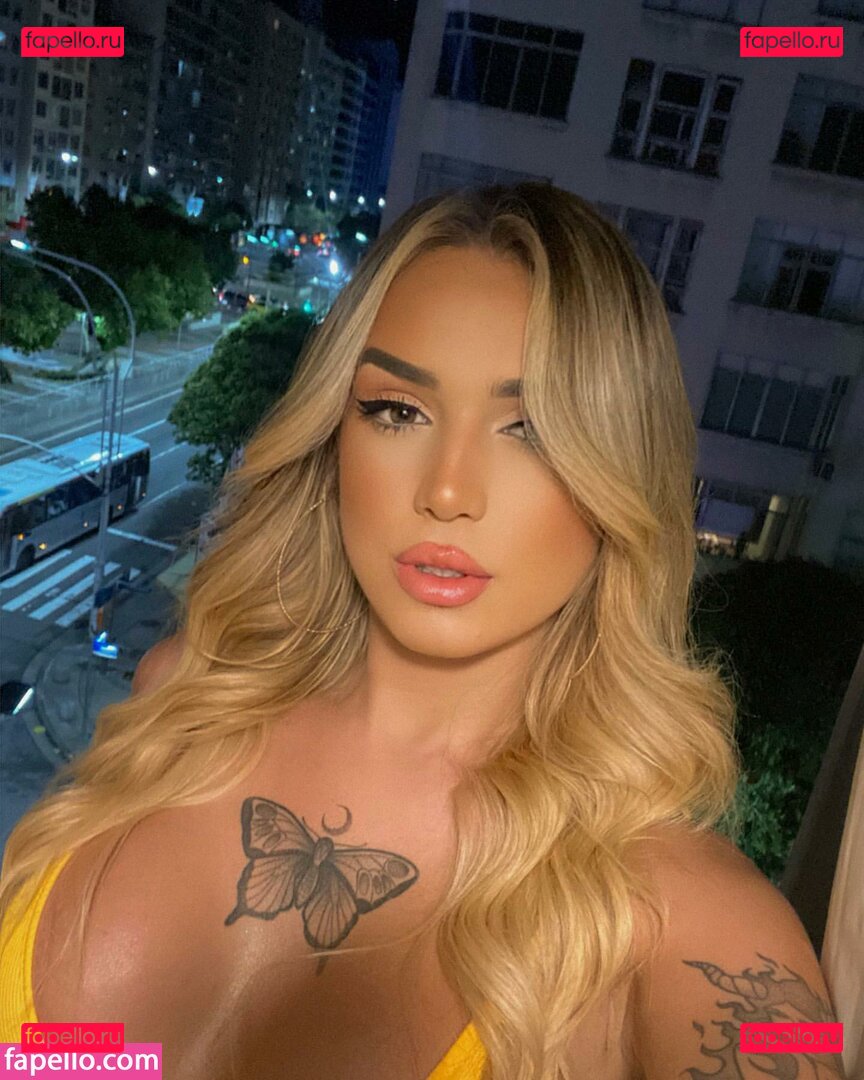 Hillary / Hillawood / https: Onlyfans Photo Gallery 