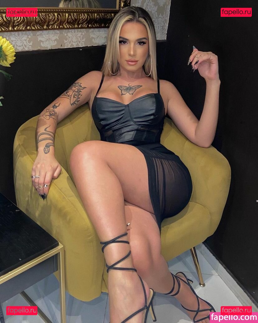 Hillary / Hillawood / https: Onlyfans Photo Gallery 