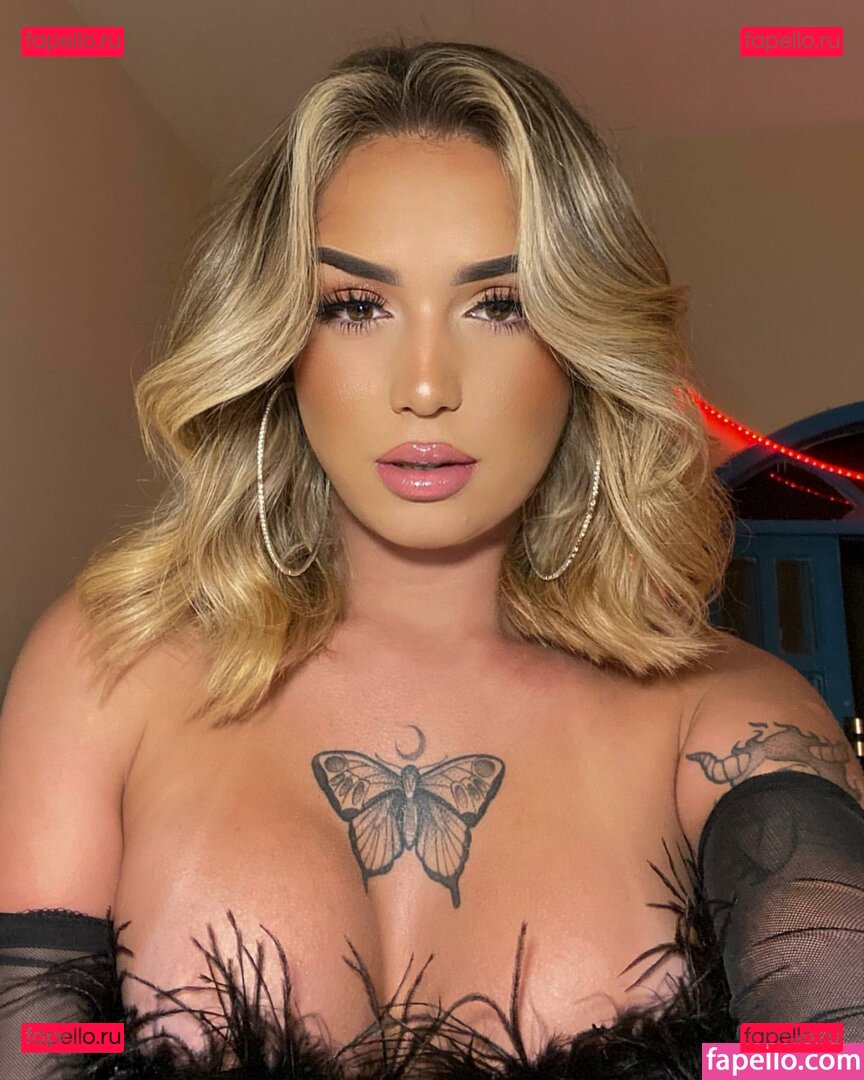 Hillary / Hillawood / https: Onlyfans Photo Gallery 