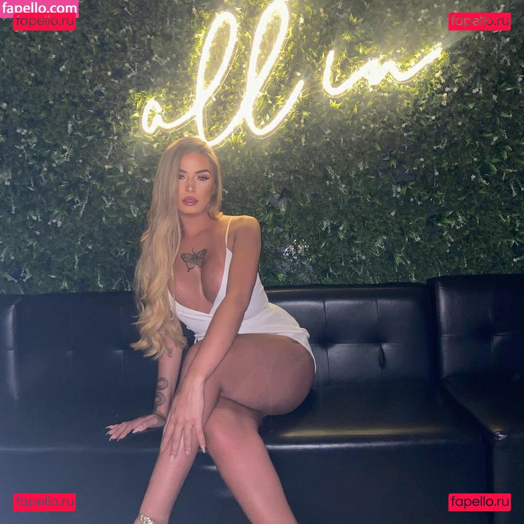 Hillary / Hillawood / https: Onlyfans Photo Gallery 