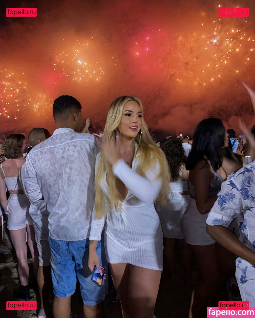 Hillary / Hillawood / https: Onlyfans Photo Gallery 