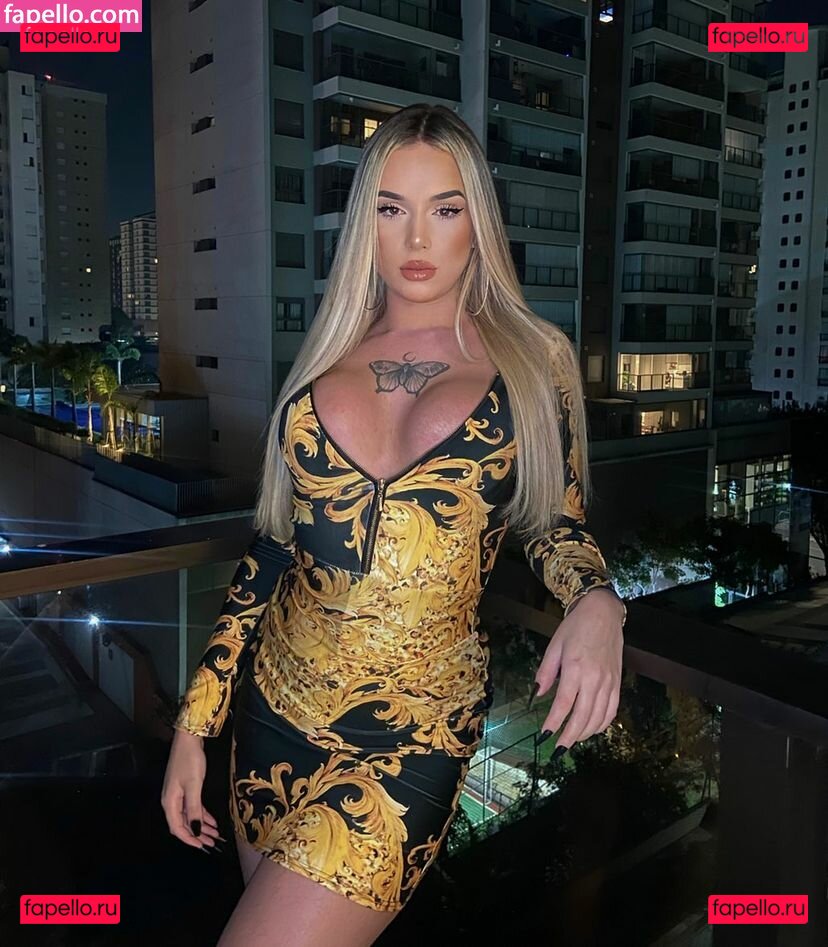 Hillary / Hillawood / https: Onlyfans Photo Gallery 