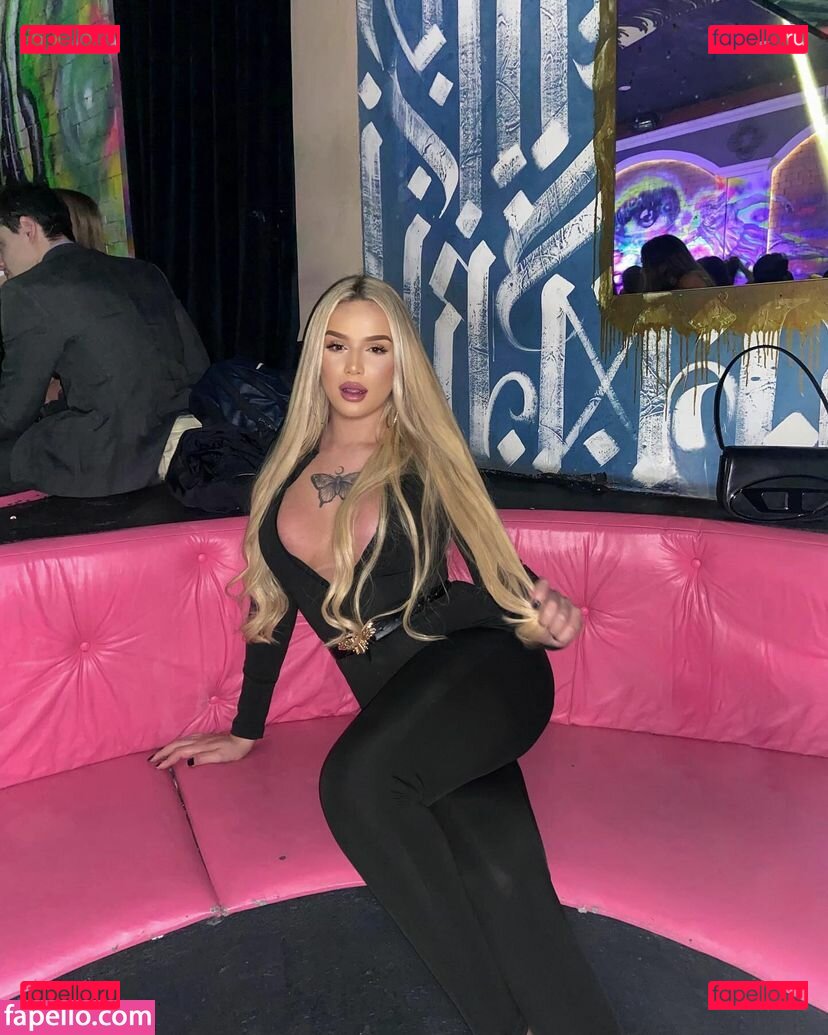 Hillary / Hillawood / https: Onlyfans Photo Gallery 