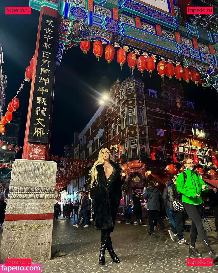 Hillary / Hillawood / https: Onlyfans Photo Gallery 