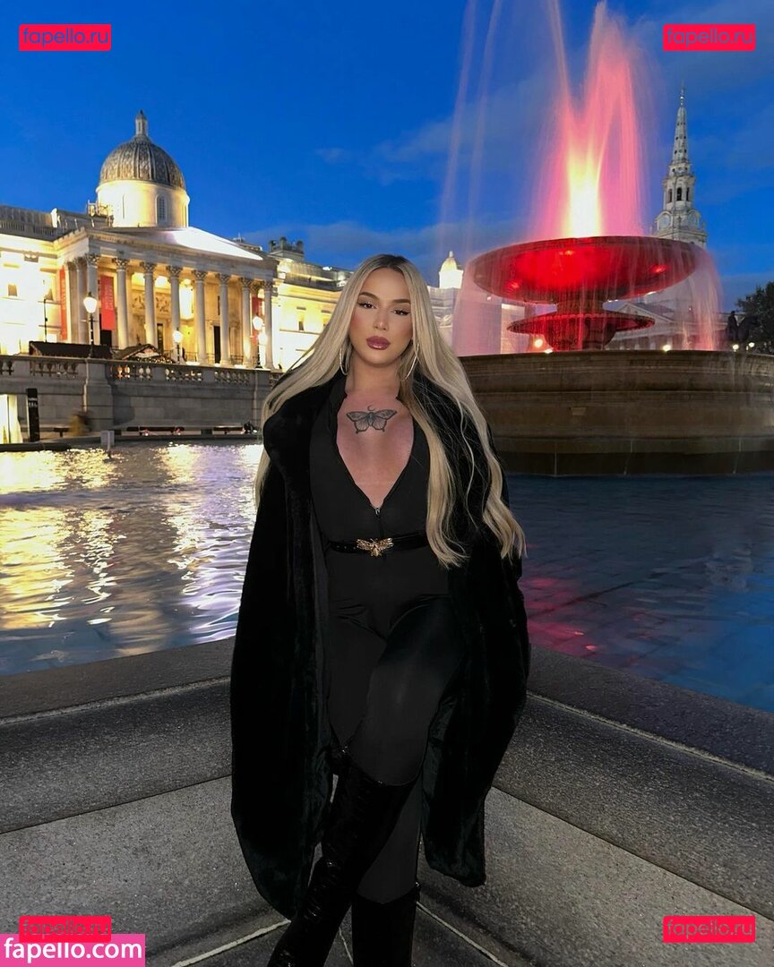 Hillary / Hillawood / https: Onlyfans Photo Gallery 