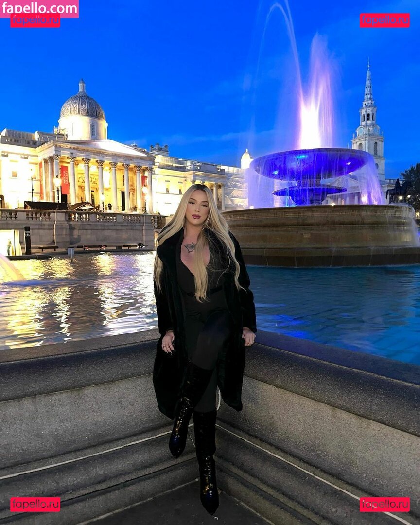 Hillary / Hillawood / https: Onlyfans Photo Gallery 