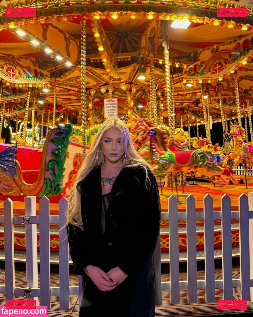 Hillary / Hillawood / https: Onlyfans Photo Gallery 