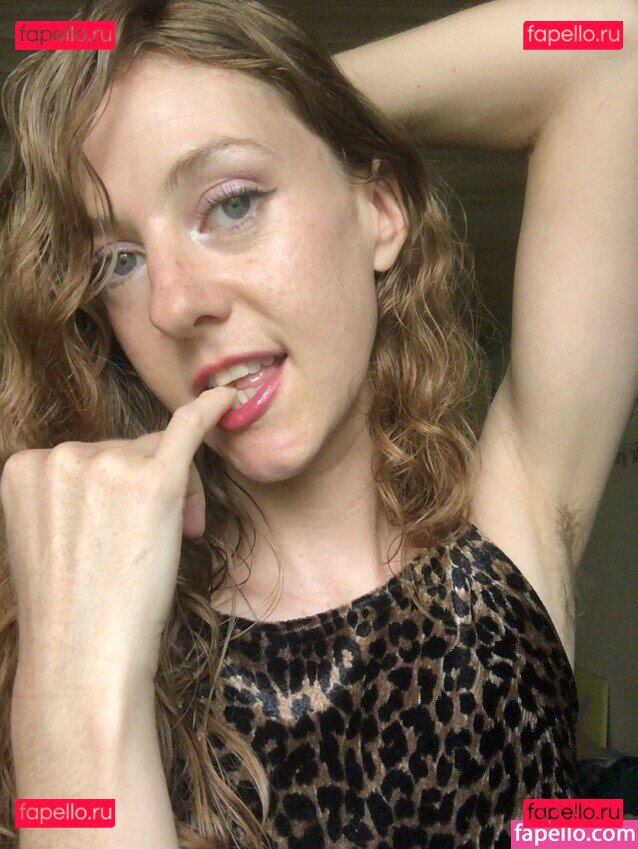 Serena Rain / serena.v.rain / serenarain1 / serenavrain Onlyfans Photo Gallery 