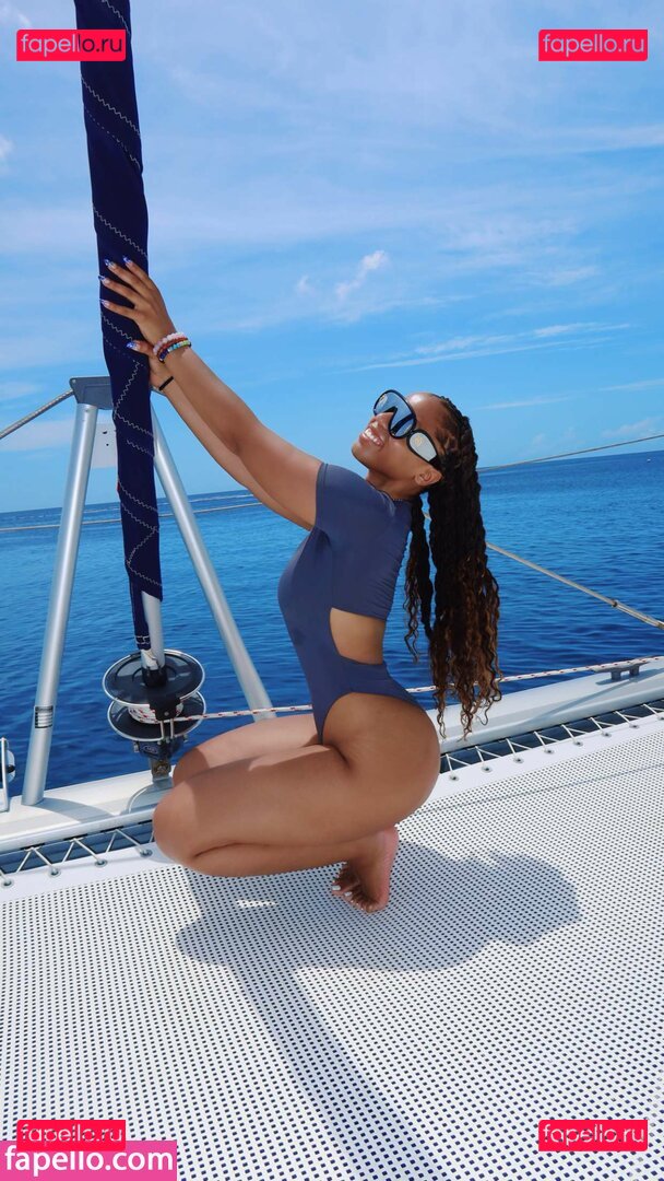 Chloe Bailey / chloebailey / chloebaileyofficial / chloebaileywashere / chloebaileyyy / https: Onlyfans Photo Gallery 