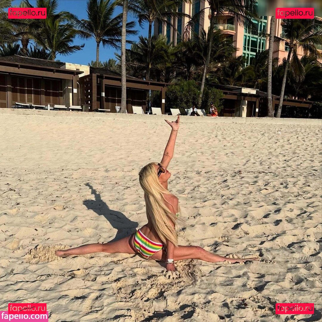 Tori Spelling / torispelling Onlyfans Photo Gallery 