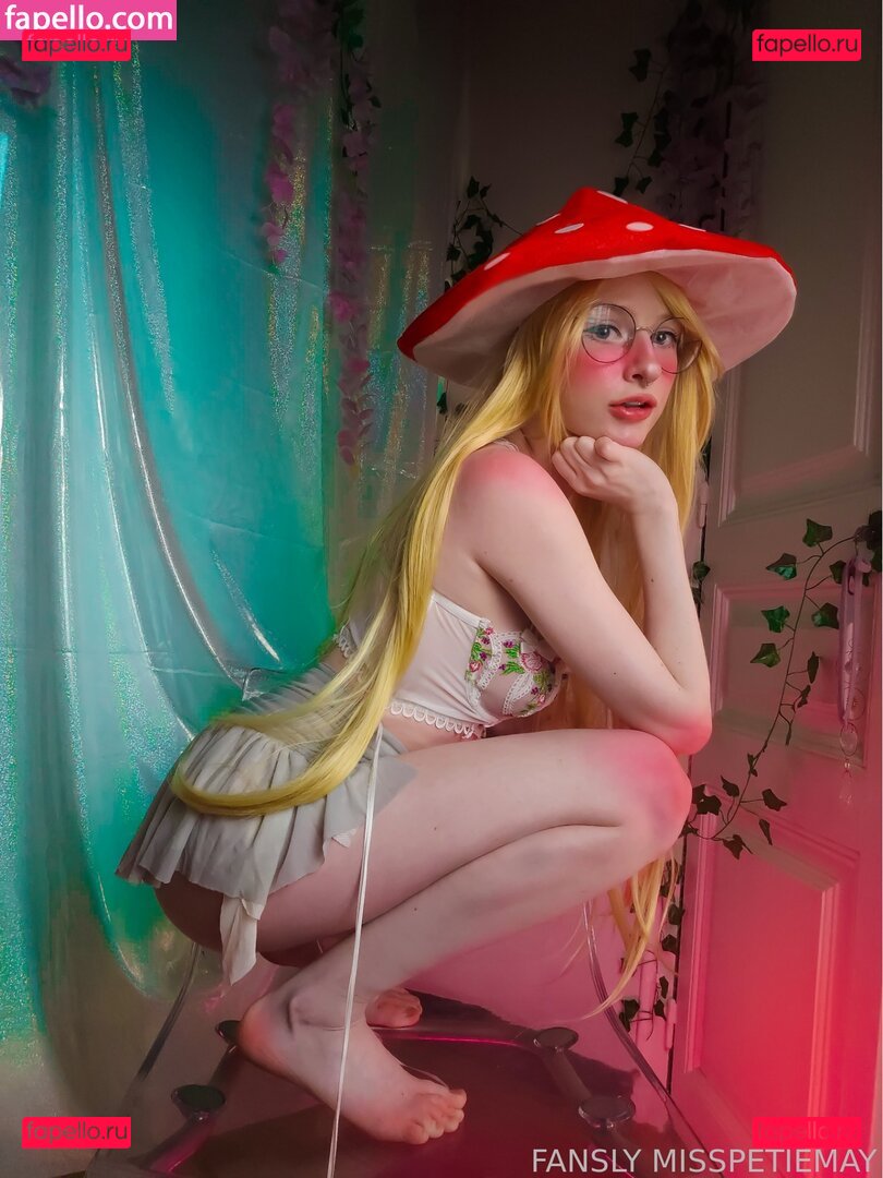 misspetitemay Onlyfans Photo Gallery 