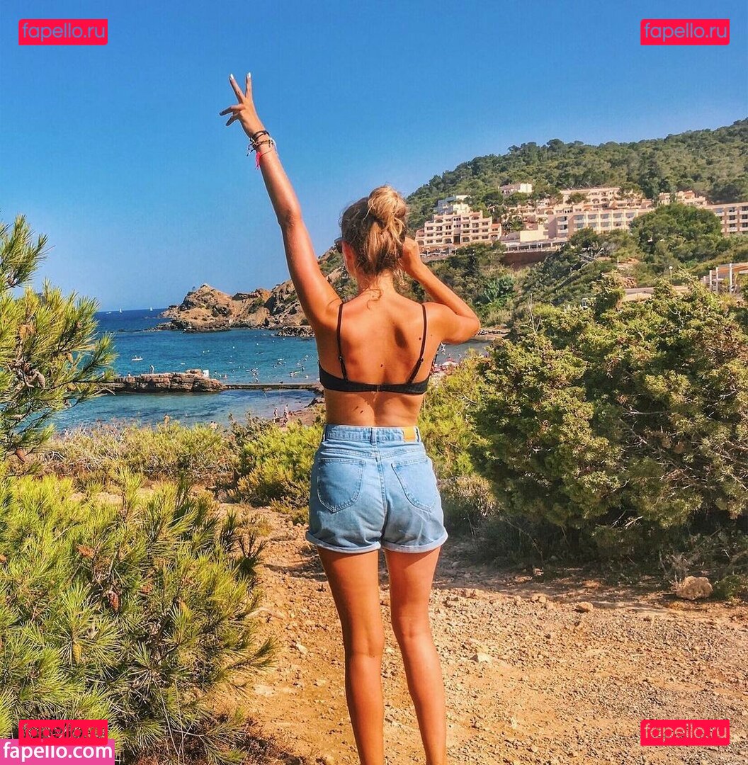 Thea GS / goth-goddess-thea / thea_gs Onlyfans Photo Gallery 