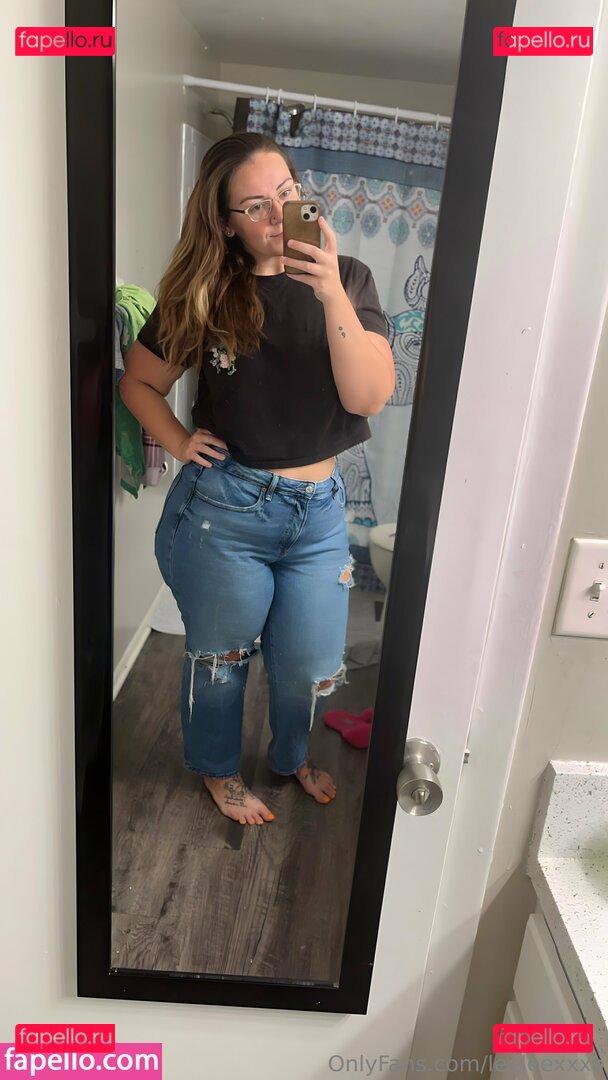 leeleexo__ / leeleexxxo Onlyfans Photo Gallery 