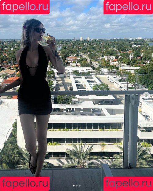 Grace VanderWaal / gracevanderwaal Onlyfans Photo Gallery 