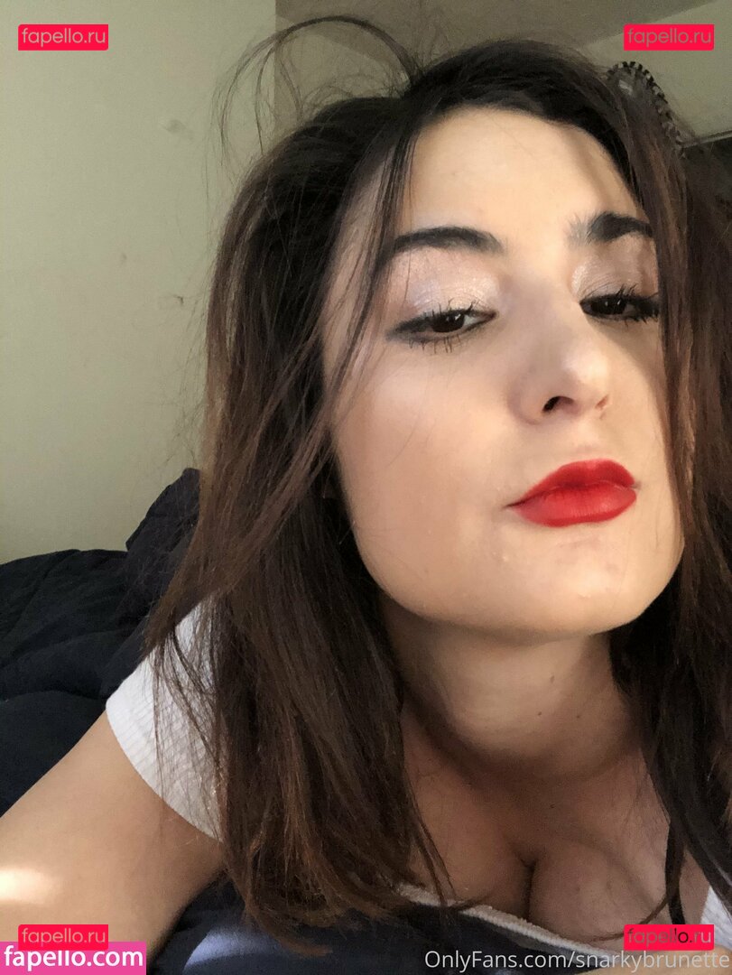 sarcasticbrunettes.library / snarkybrunette Onlyfans Photo Gallery 