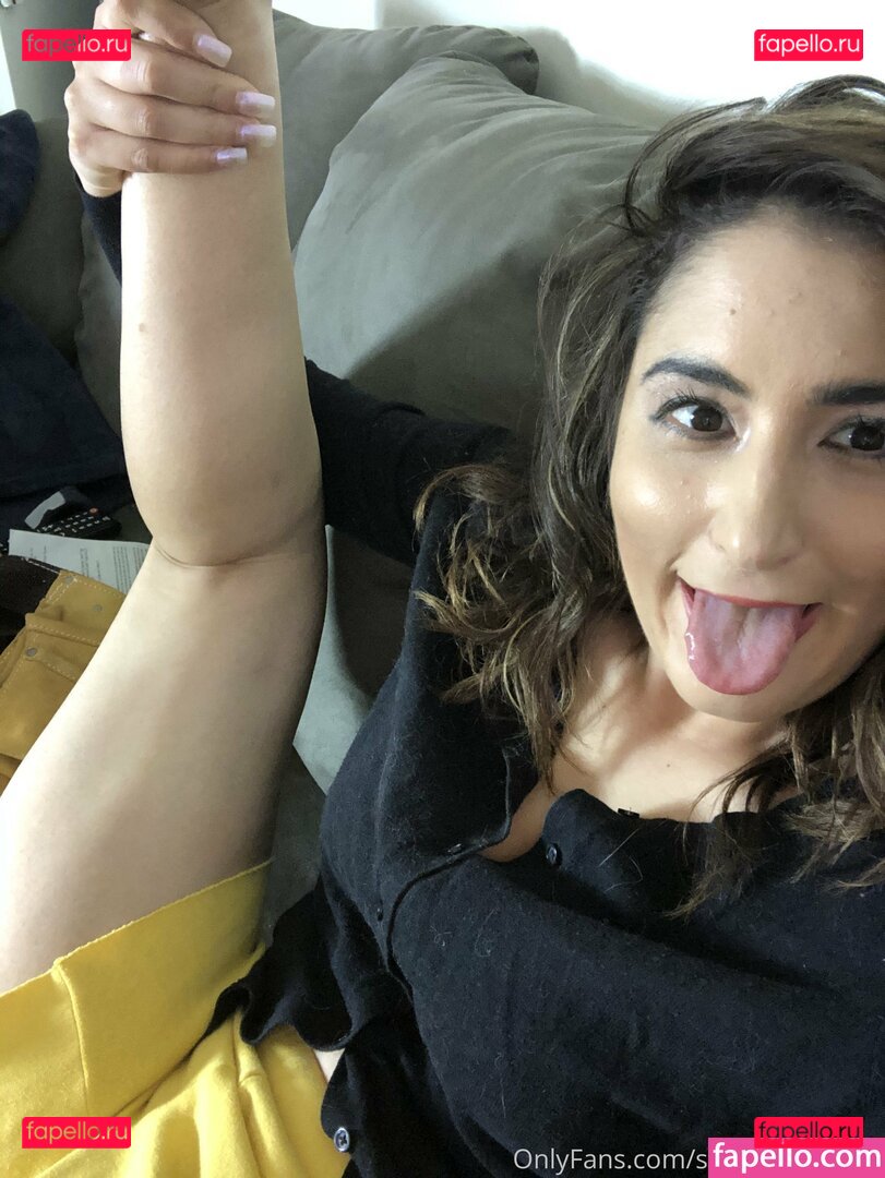 sarcasticbrunettes.library / snarkybrunette Onlyfans Photo Gallery 