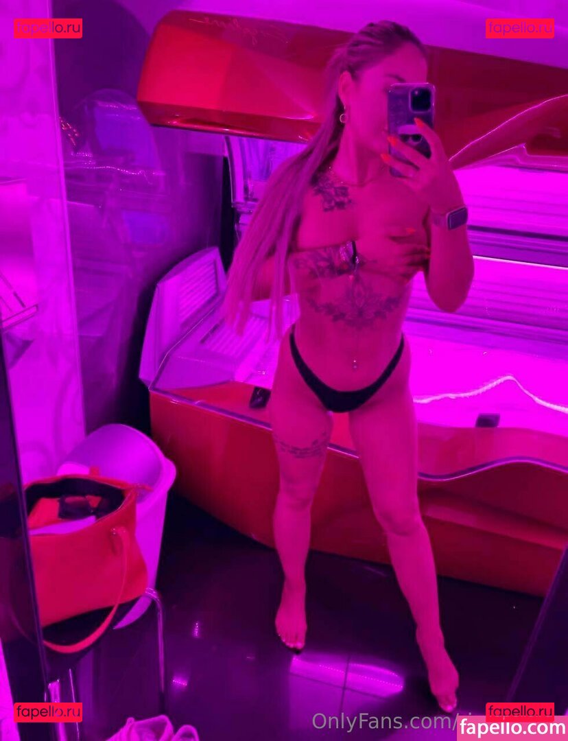 r_j_b_queen / riabqueen Onlyfans Photo Gallery 