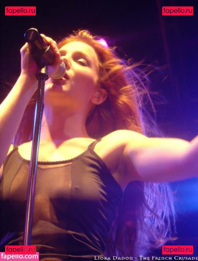Simone Simons / simonesimons Onlyfans Photo Gallery 