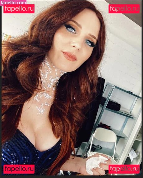 Simone Simons / simonesimons Onlyfans Photo Gallery 