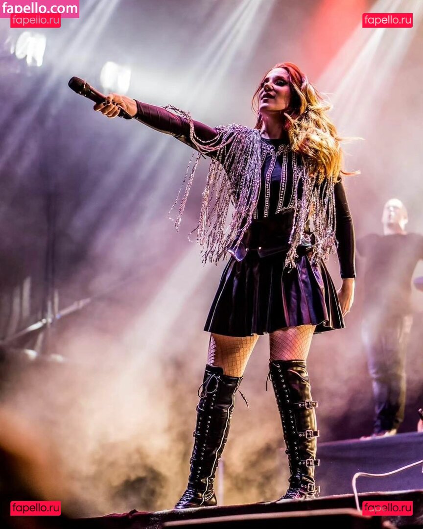 Simone Simons / simonesimons Onlyfans Photo Gallery 