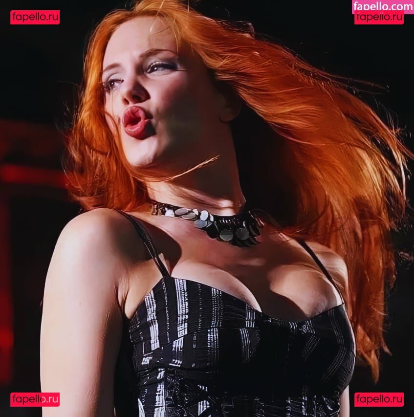 Simone Simons / simonesimons Onlyfans Photo Gallery 
