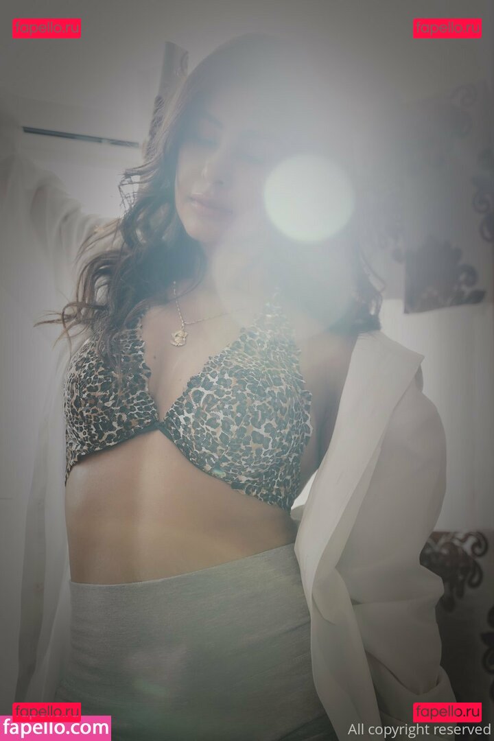 Meetii Kalher / https: / meetiikalher / surleen Onlyfans Photo Gallery 