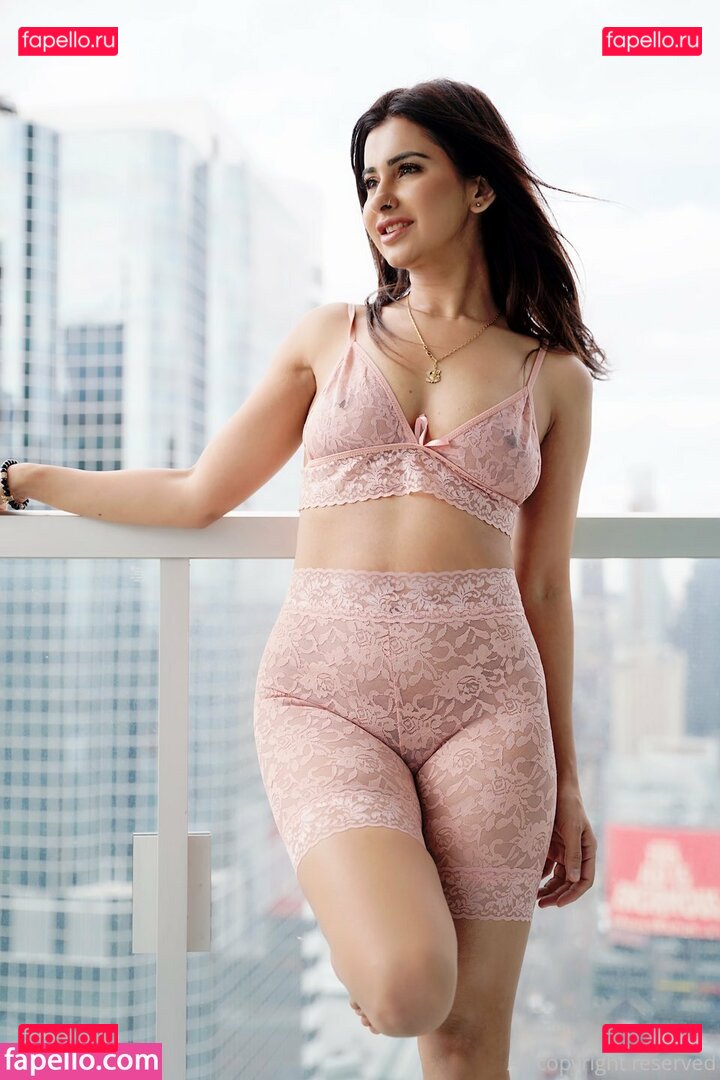 Meetii Kalher / https: / meetiikalher / surleen Onlyfans Photo Gallery 