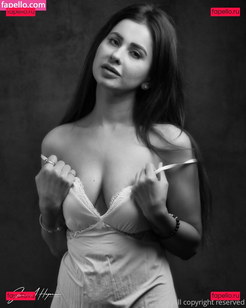 Meetii Kalher / https: / meetiikalher / surleen Onlyfans Photo Gallery 