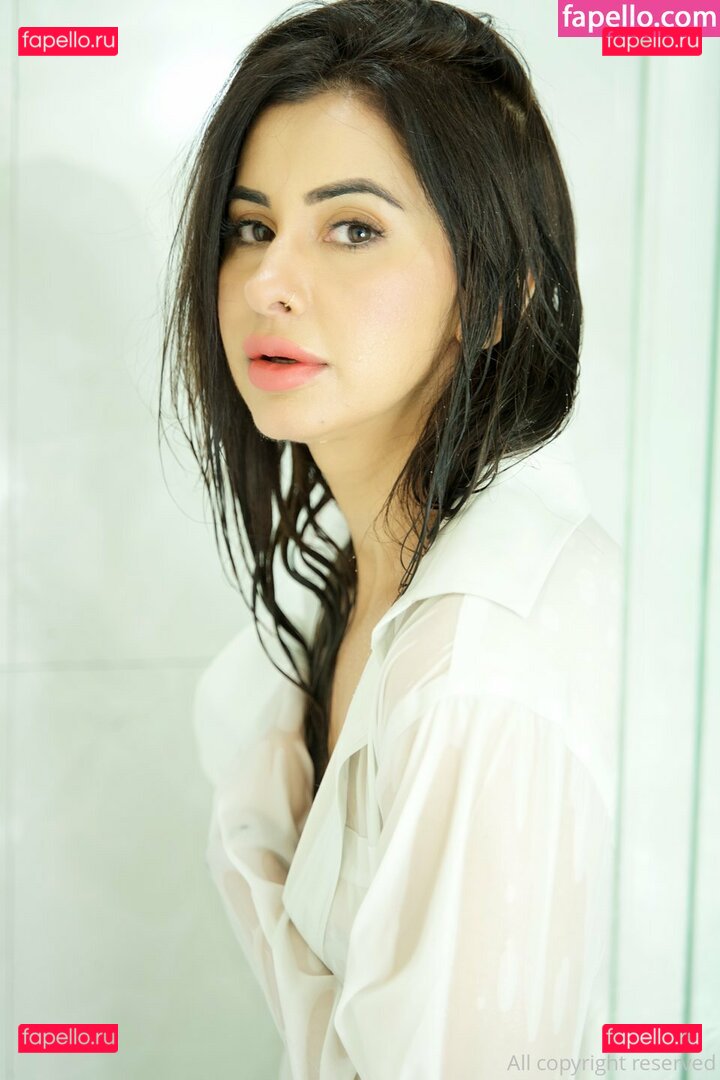 Meetii Kalher / https: / meetiikalher / surleen Onlyfans Photo Gallery 