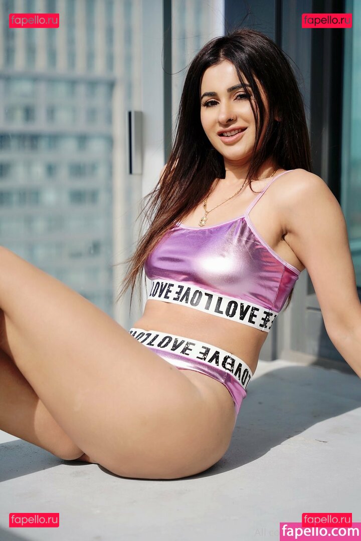 Meetii Kalher / https: / meetiikalher / surleen Onlyfans Photo Gallery 