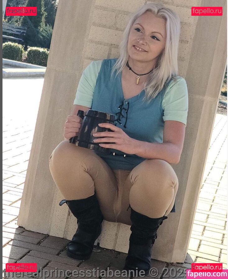 freyaulfhild666 / https: / tiabeaniesbeanpage Onlyfans Photo Gallery 