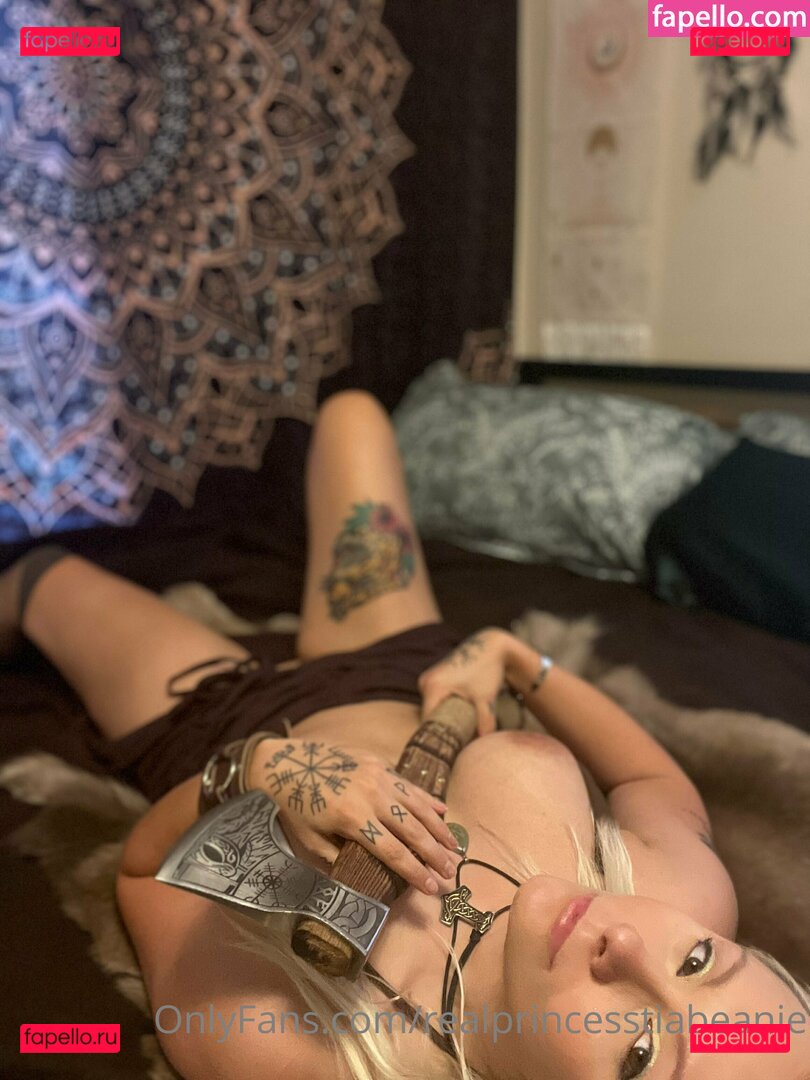 freyaulfhild666 / https: / tiabeaniesbeanpage Onlyfans Photo Gallery 