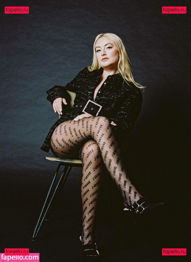 Amelia Dimoldenberg / ameliadimz Onlyfans Photo Gallery 