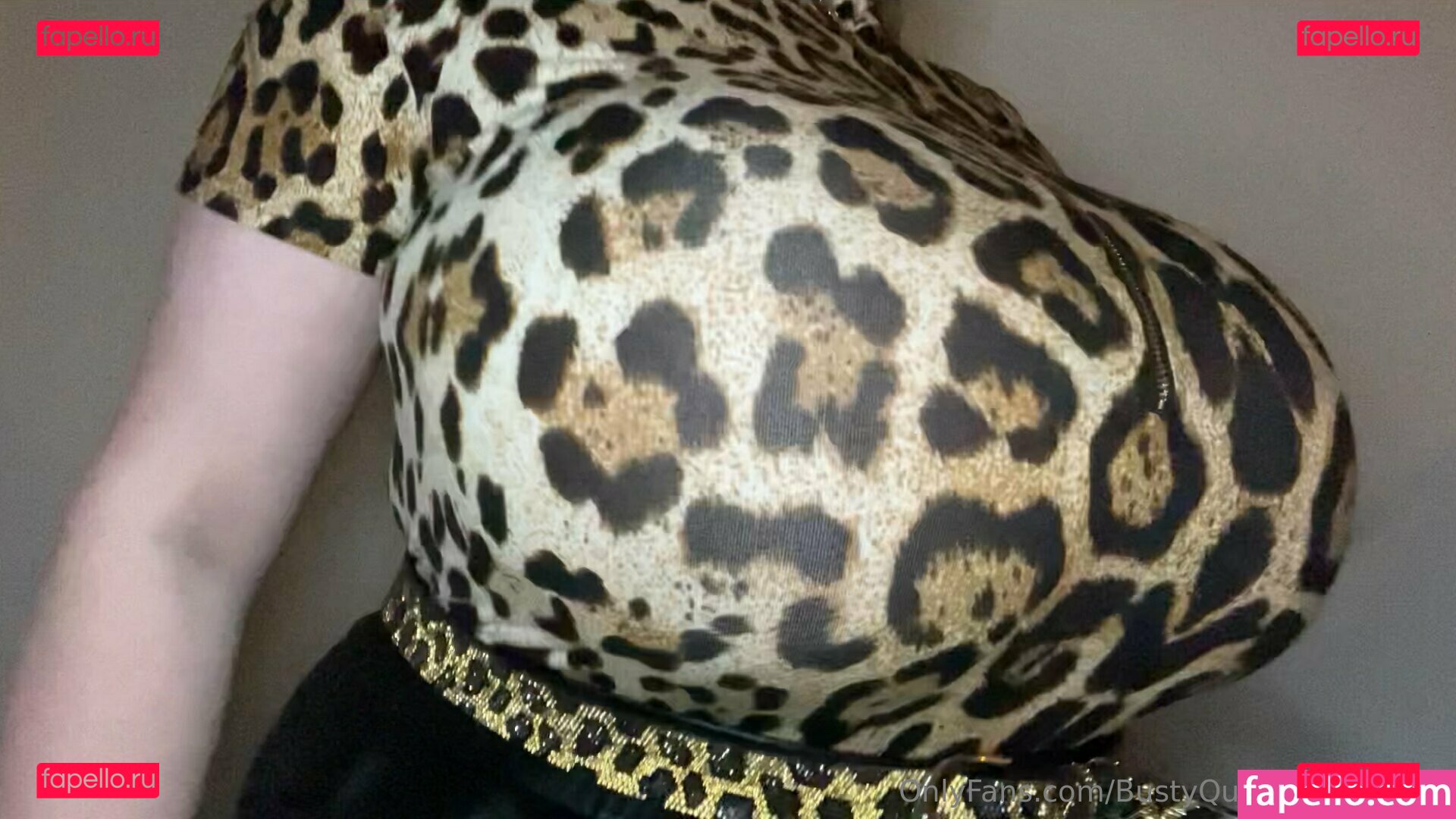 bustyqueen32m_free / the_32m_queen Onlyfans Photo Gallery 