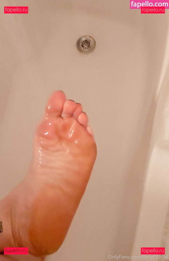 flirtyf33t94 / peanutbutterandjellyaddict Onlyfans Photo Gallery 