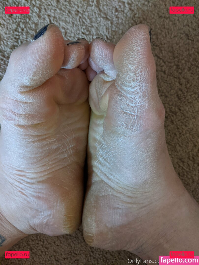 flirtyf33t94 / peanutbutterandjellyaddict Onlyfans Photo Gallery 