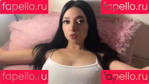 itsyouraria Onlyfans Photo Gallery 