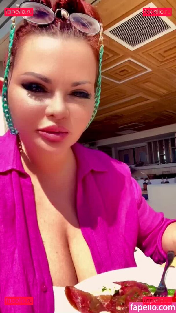 Yulia Moretti / _yulia.moretti_ / https: / yulia / yuliaxxxx Onlyfans Photo Gallery 