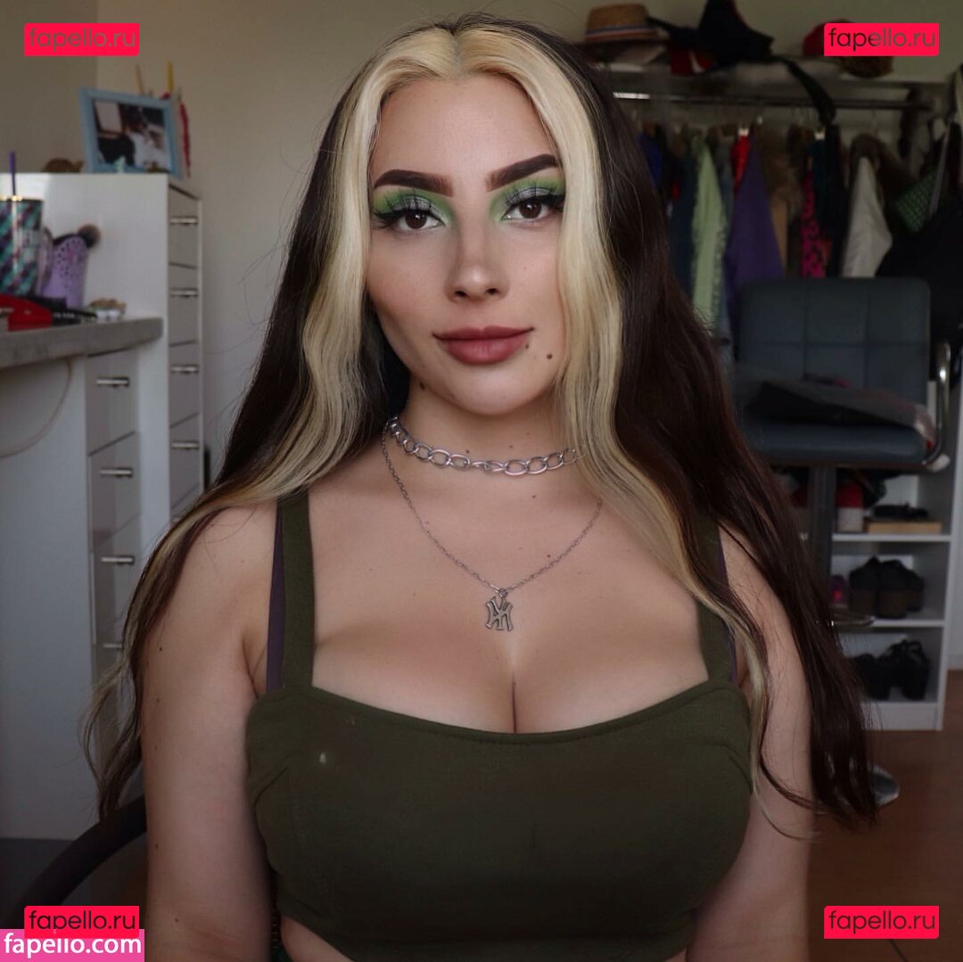 Vai Monroe / vaimonroe Onlyfans Photo Gallery 